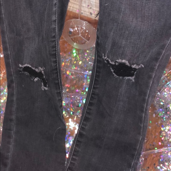 BLACK RIPPED JEANS - Picture 2 of 5